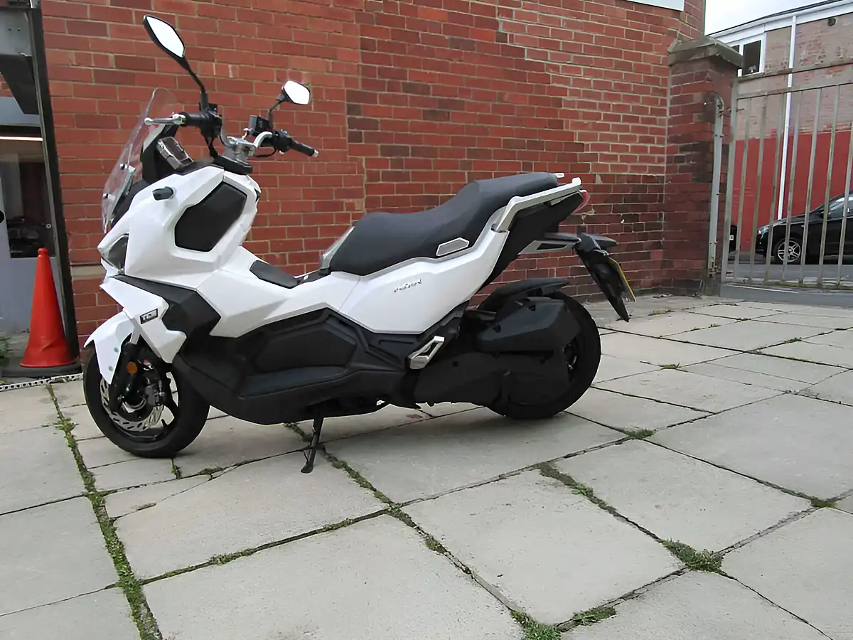 Used 2025 Sym Adx 125 White - Interior and Exterior details 9