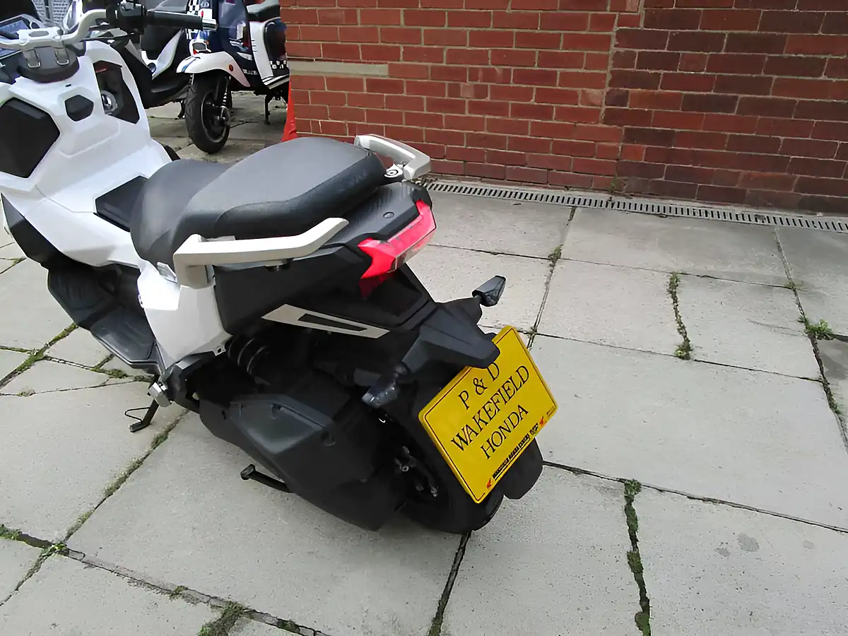 Used 2025 Sym Adx 125 White - Interior and Exterior details 19