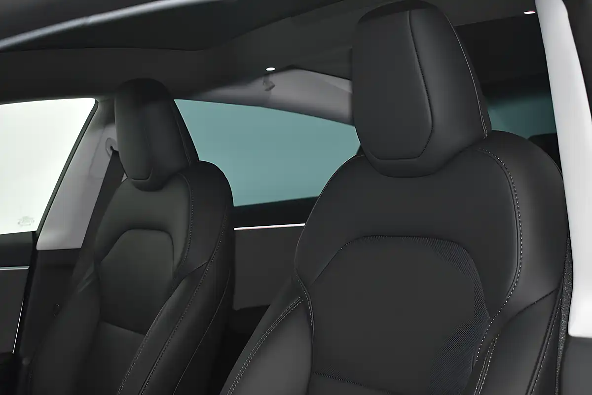 Used 2025 Tesla Model 3 White - Interior and Exterior details 11