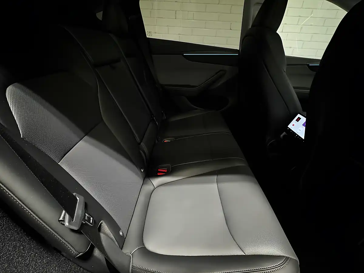 Used 2025 Tesla Model Y Long Range Grey - Interior and Exterior details 6