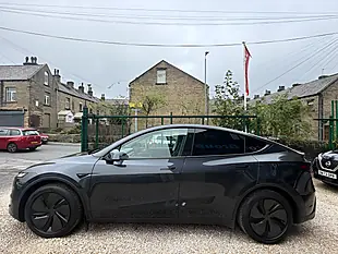 Used 2025 Tesla Model Y Long Range Grey - Interior and Exterior details 4