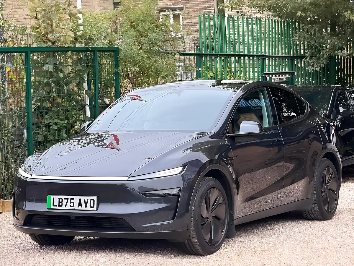 Used 2025 Tesla Model Y Long Range Grey - Interior and Exterior details 9