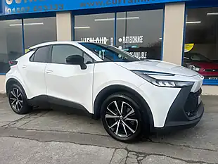 Used 2025 Toyota C-Hr Design White - Interior and Exterior details 16