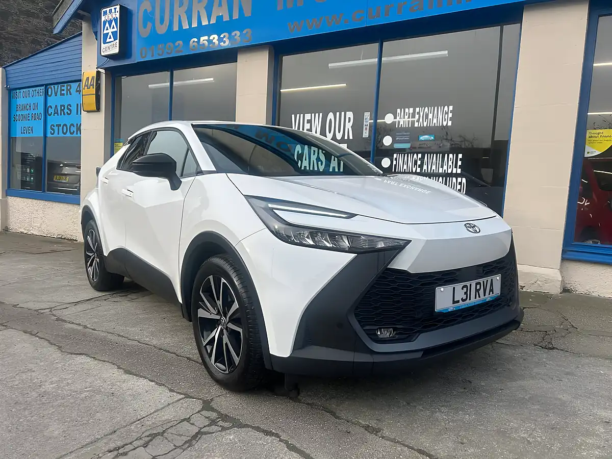 Used 2025 Toyota C-Hr Design White - Interior and Exterior details 18