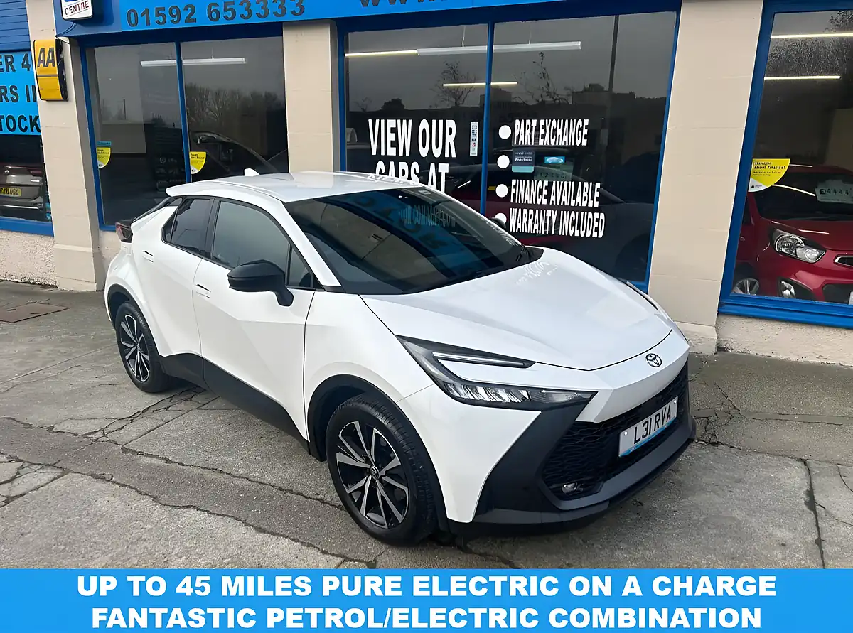 Used 2025 Toyota C-Hr Design White - Interior and Exterior details 3