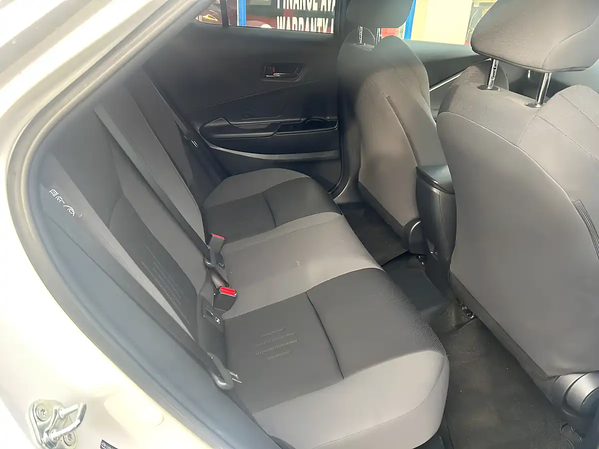 Used 2025 Toyota C-Hr Design White - Interior and Exterior details 7