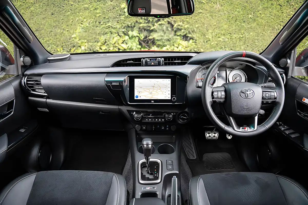 Used 2025 Toyota Hilux Gr Sport Ii Red - Interior and Exterior details 16