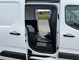 Used 2025 Toyota Proace City Icon White - Interior and Exterior details 10