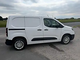 Used 2025 Toyota Proace City Icon White - Interior and Exterior details 3