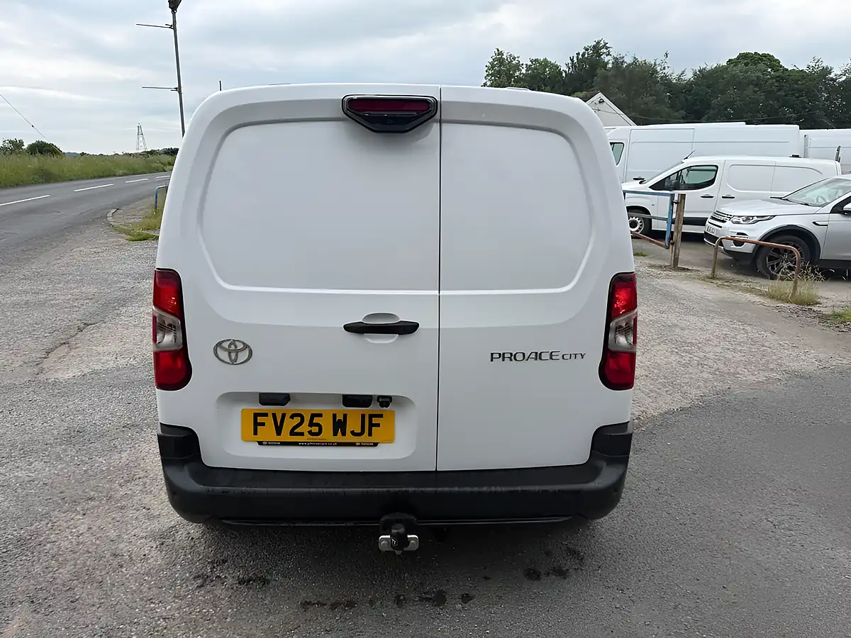Used 2025 Toyota Proace City Icon White - Interior and Exterior details 5