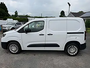 Used 2025 Toyota Proace City Icon White - Interior and Exterior details 7