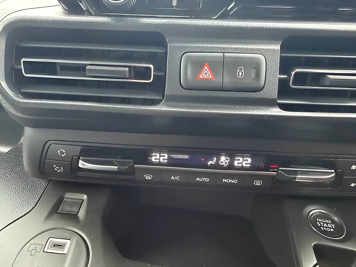 Used 2025 Toyota Proace City Verso Design Black - Interior and Exterior details 15