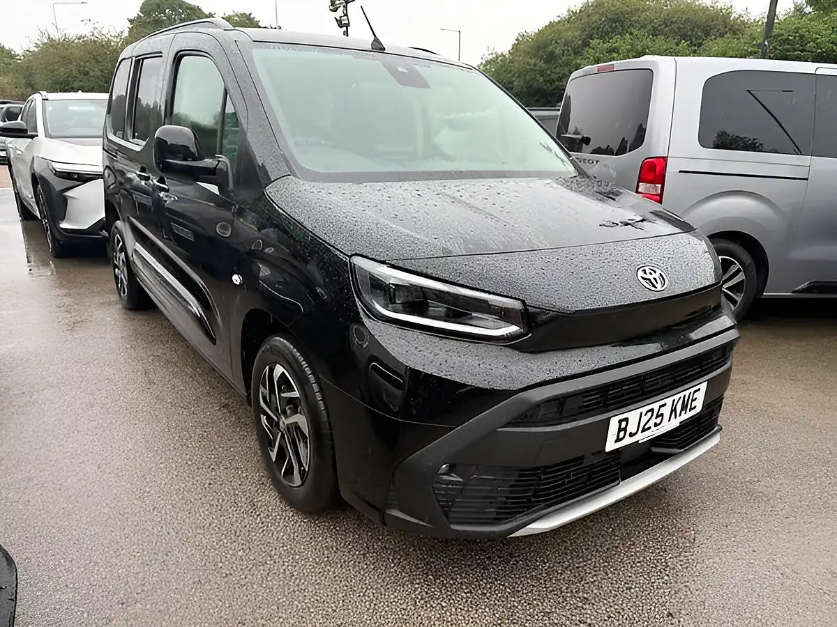 Used 2025 Toyota Proace City Verso Design Black - Interior and Exterior details 2