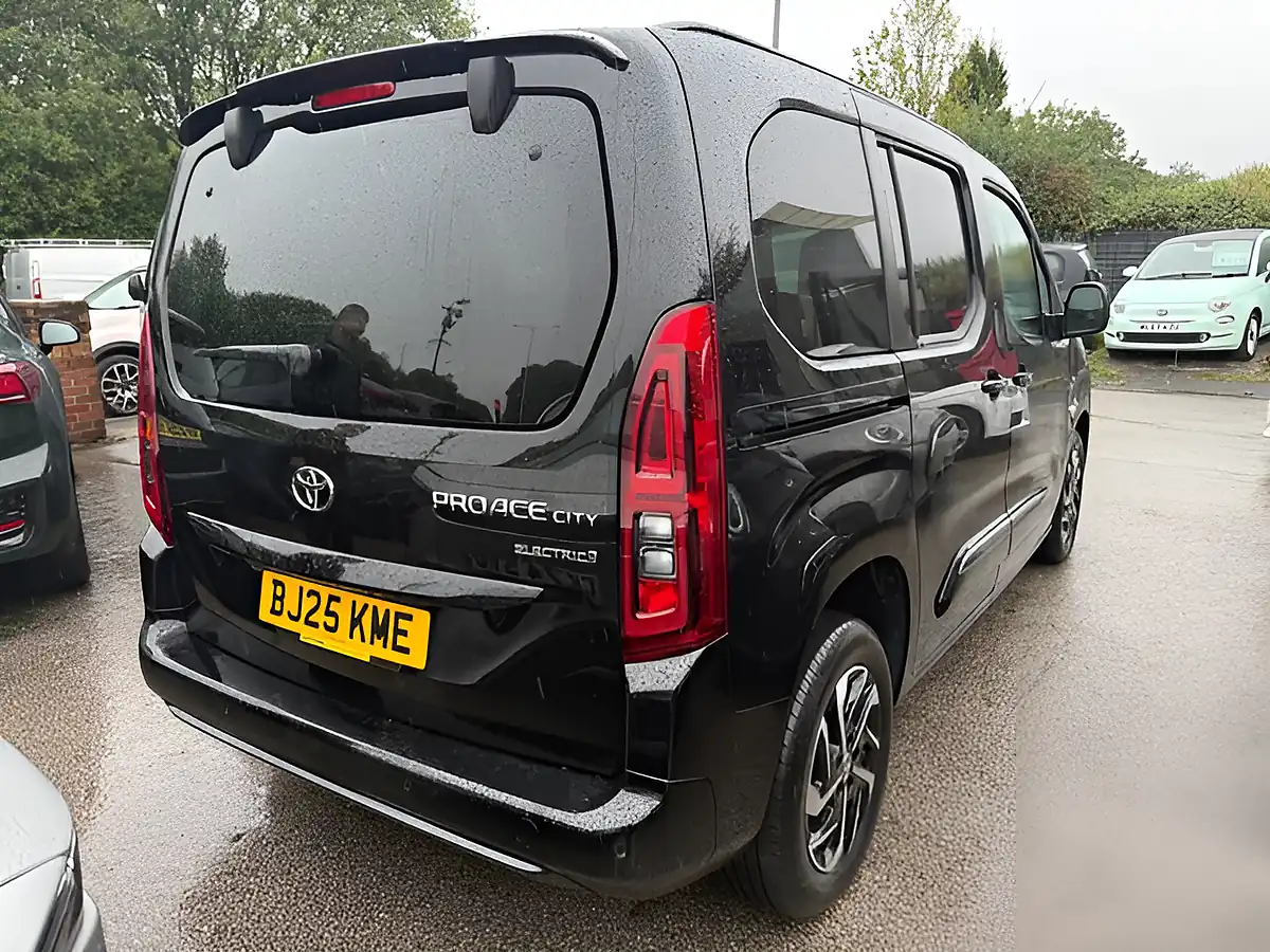 Used 2025 Toyota Proace City Verso Design Black - Interior and Exterior details 3