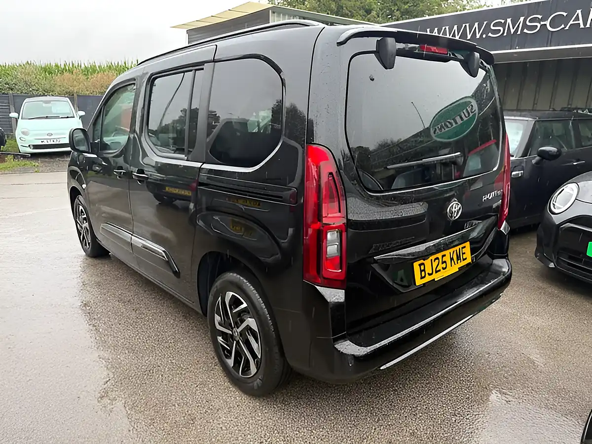 Used 2025 Toyota Proace City Verso Design Black - Interior and Exterior details 4