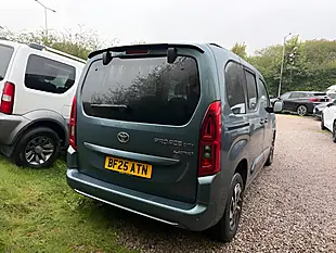 Used 2025 Toyota Proace City Verso Design Short Blue - Interior and Exterior details 12