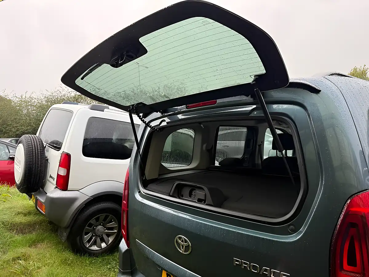Used 2025 Toyota Proace City Verso Design Short Blue - Interior and Exterior details 5