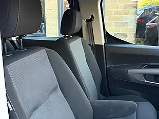 Used 2025 Toyota Proace City Verso Icon Grey - Interior and Exterior details 12
