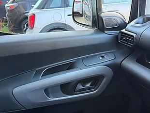 Used 2025 Toyota Proace City Verso Icon Grey - Interior and Exterior details 19