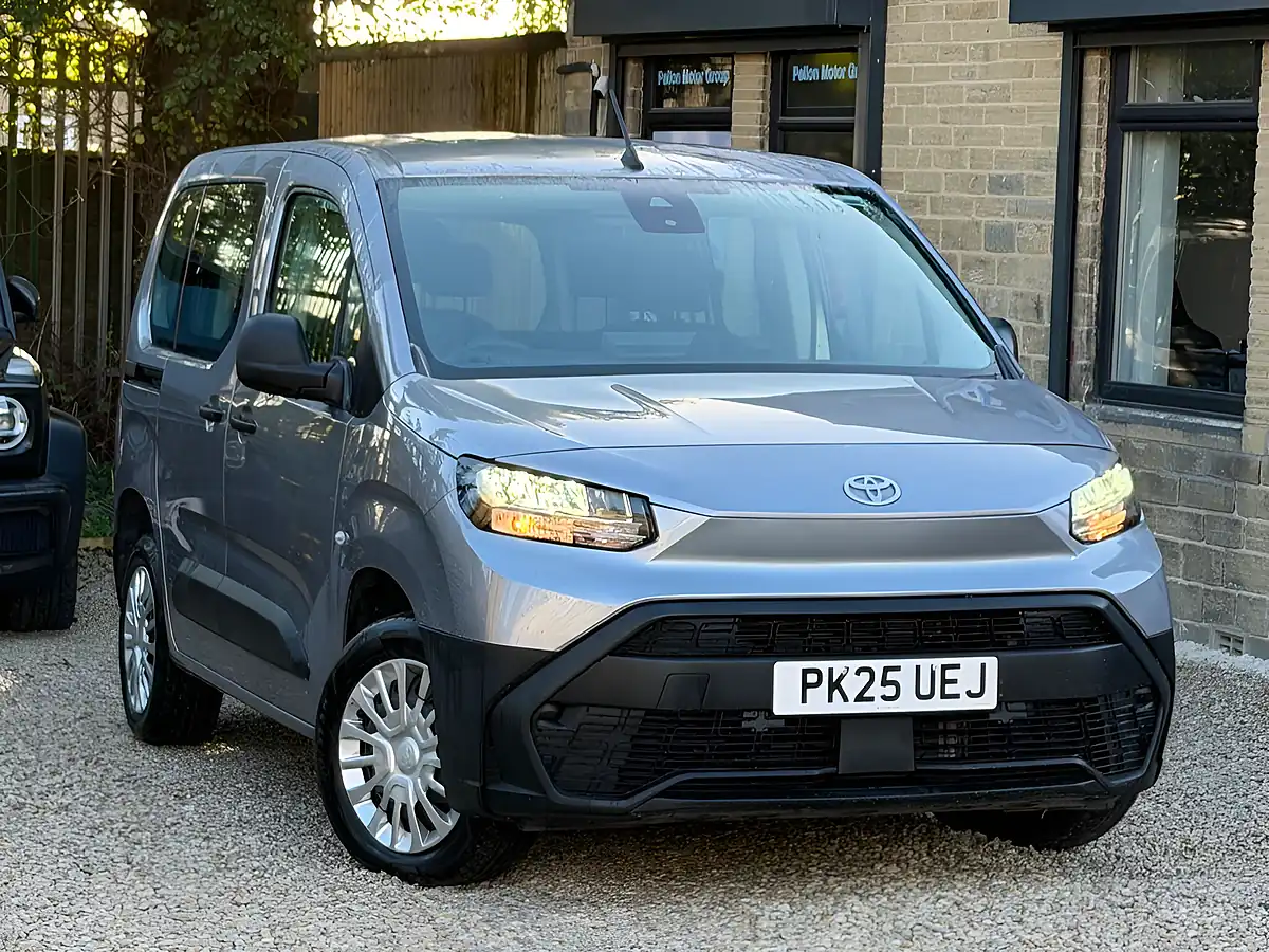Used 2025 Toyota Proace City Verso Icon Grey - Interior and Exterior details 2