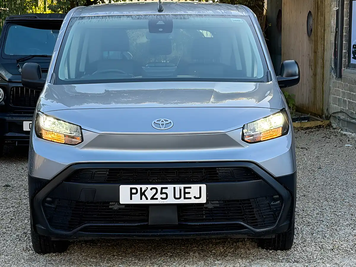 Used 2025 Toyota Proace City Verso Icon Grey - Interior and Exterior details 3