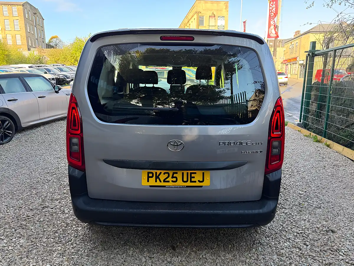 Used 2025 Toyota Proace City Verso Icon Grey - Interior and Exterior details 5