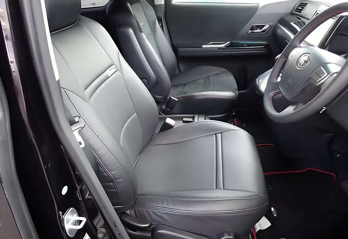 Used 2025 Toyota Vellfire Purple - Interior and Exterior details 10