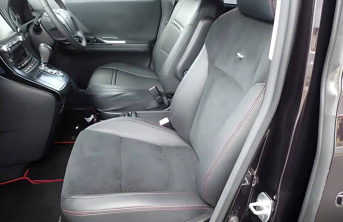 Used 2025 Toyota Vellfire Purple - Interior and Exterior details 11