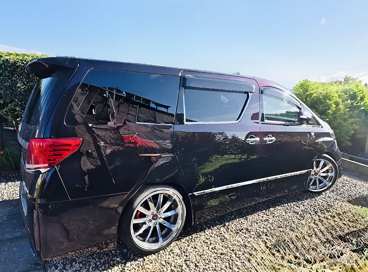 Used 2025 Toyota Vellfire Purple - Interior and Exterior details 3