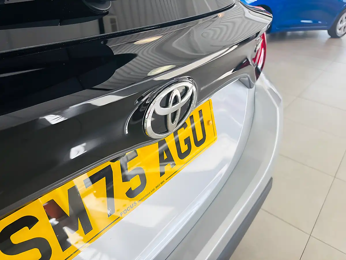 Used 2025 Toyota Yaris Design Silver - Interior and Exterior details 18