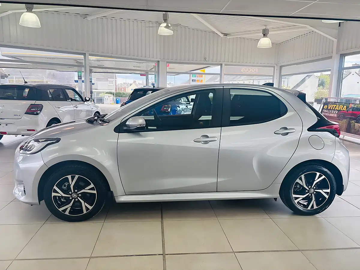 Used 2025 Toyota Yaris Design Silver - Interior and Exterior details 4