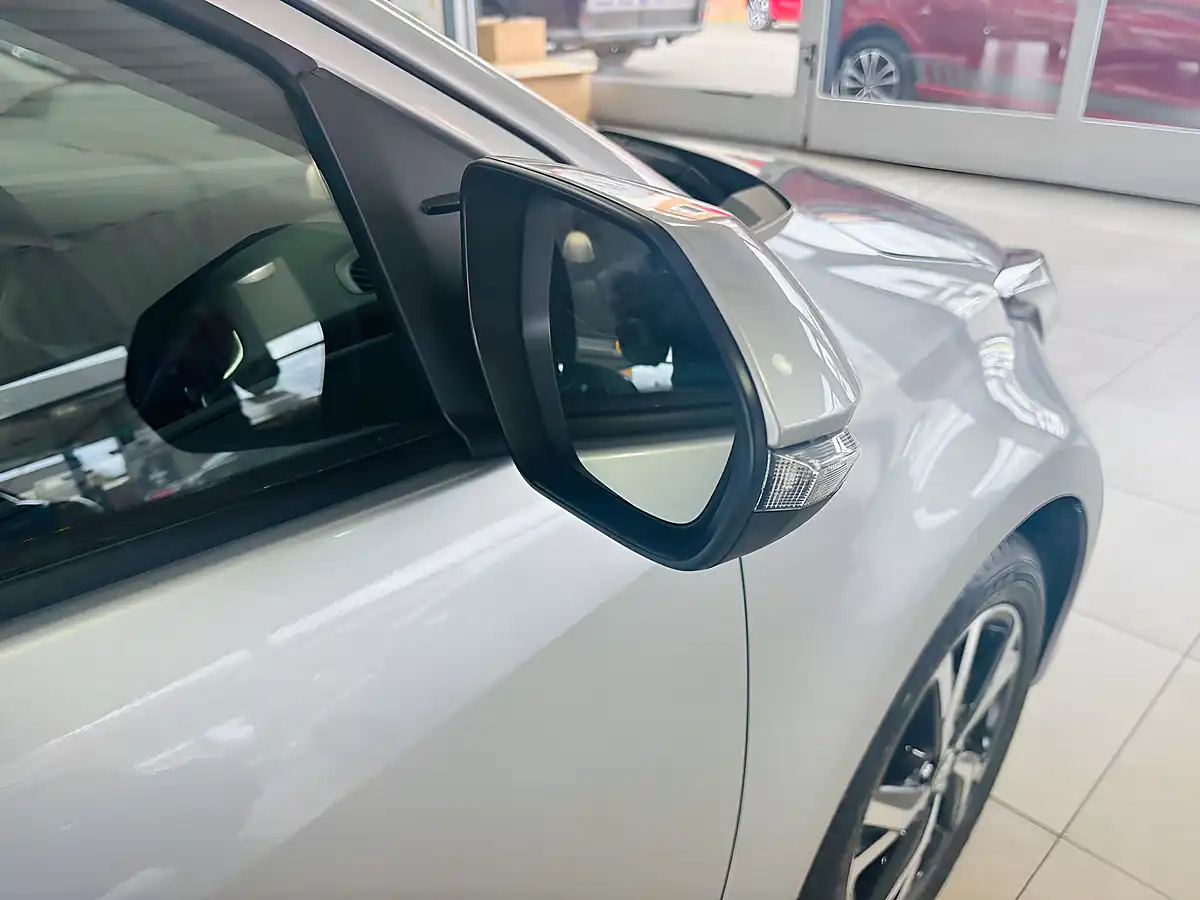 Used 2025 Toyota Yaris Design Silver - Interior and Exterior details 9