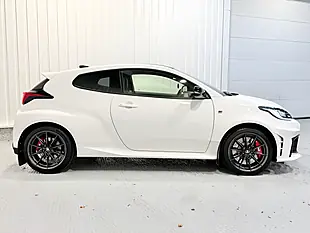 Used 2025 Toyota Yaris Gr Pure White - Interior and Exterior details 4