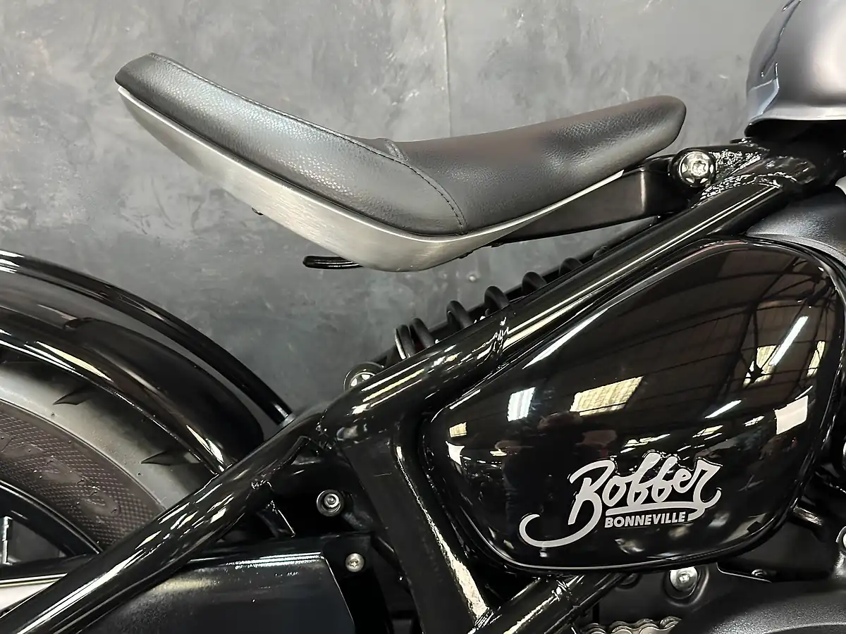 Used 2025 Triumph Bobber 1200 Modern Classics Grey - Interior and Exterior details 13