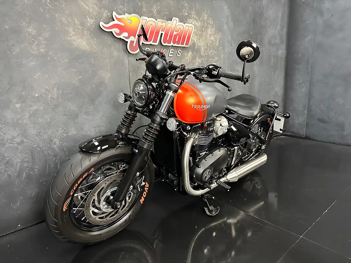 Used 2025 Triumph Bobber 1200 Modern Classics Grey - Interior and Exterior details 16