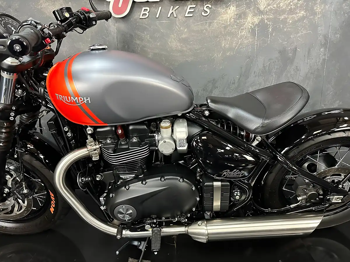 Used 2025 Triumph Bobber 1200 Modern Classics Grey - Interior and Exterior details 17