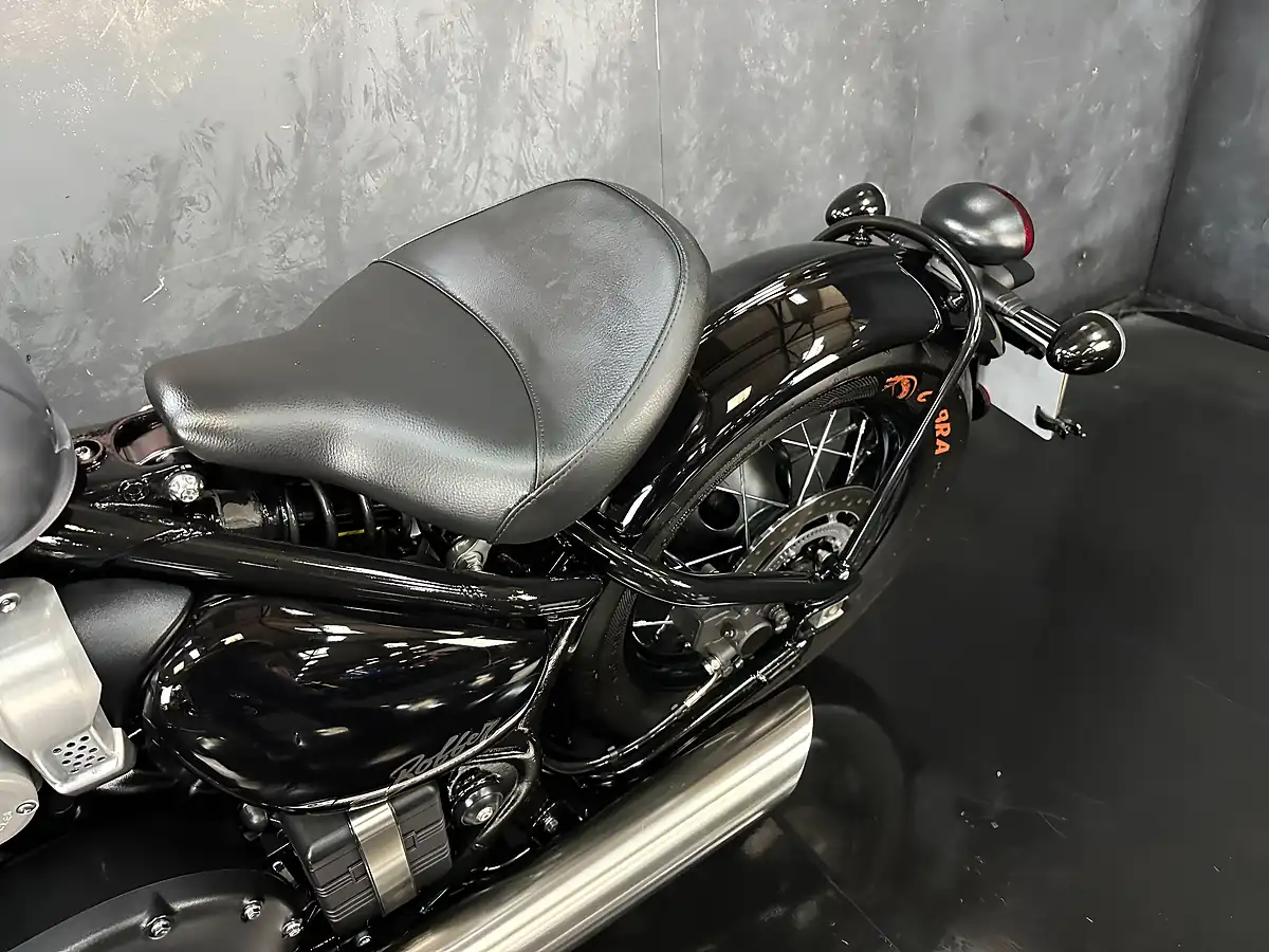 Used 2025 Triumph Bobber 1200 Modern Classics Grey - Interior and Exterior details 19