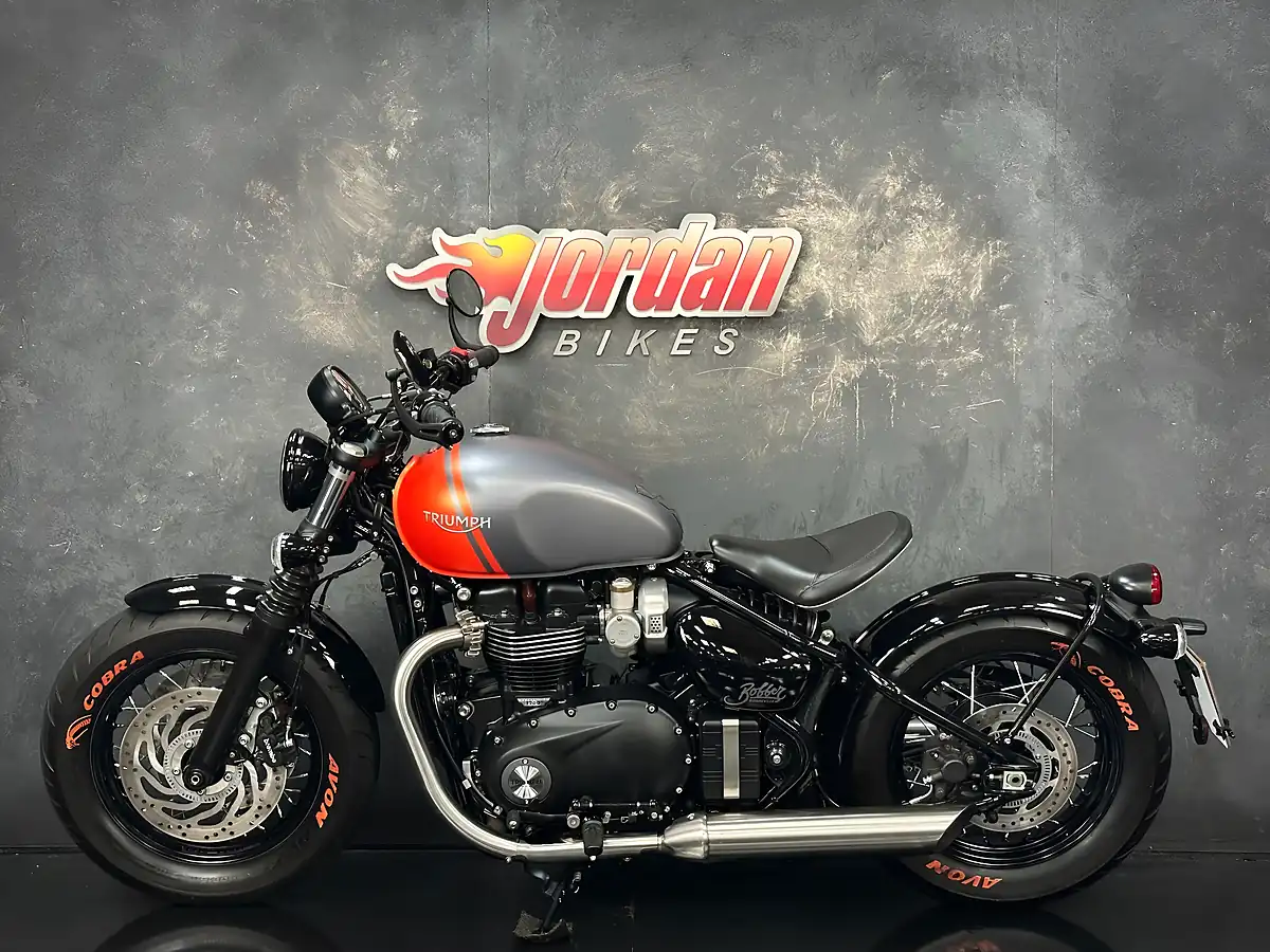 Used 2025 Triumph Bobber 1200 Modern Classics Grey - Interior and Exterior details 2