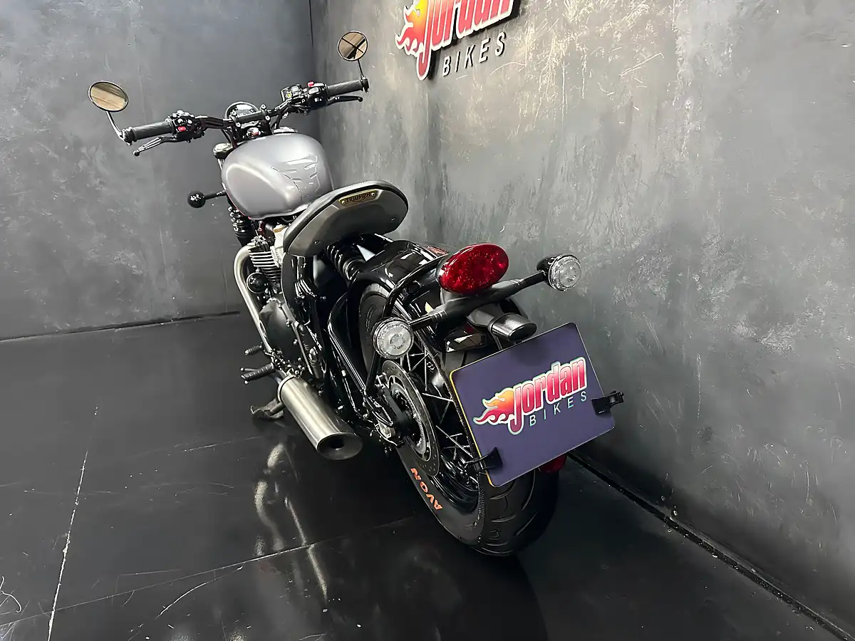 Used 2025 Triumph Bobber 1200 Modern Classics Grey - Interior and Exterior details 20