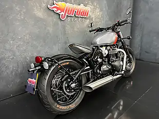 Used 2025 Triumph Bobber 1200 Modern Classics Grey - Interior and Exterior details 6