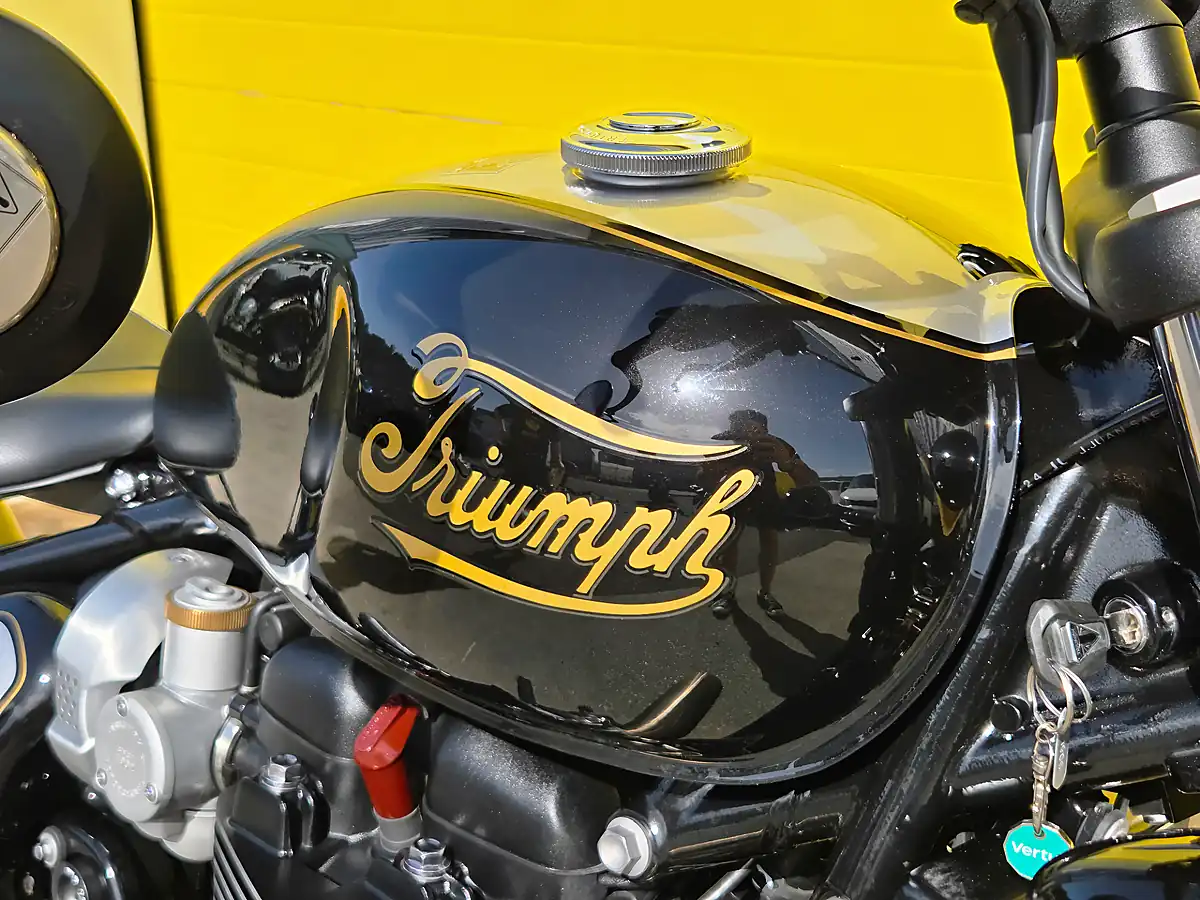 Used 2025 Triumph Bobber Icon Black - Interior and Exterior details 12