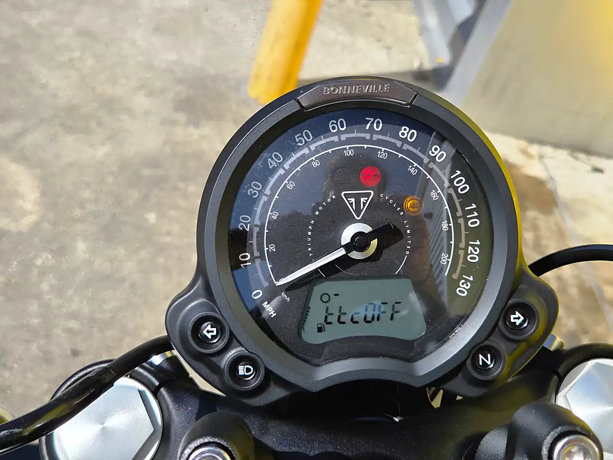 Used 2025 Triumph Bobber Icon Black - Interior and Exterior details 20