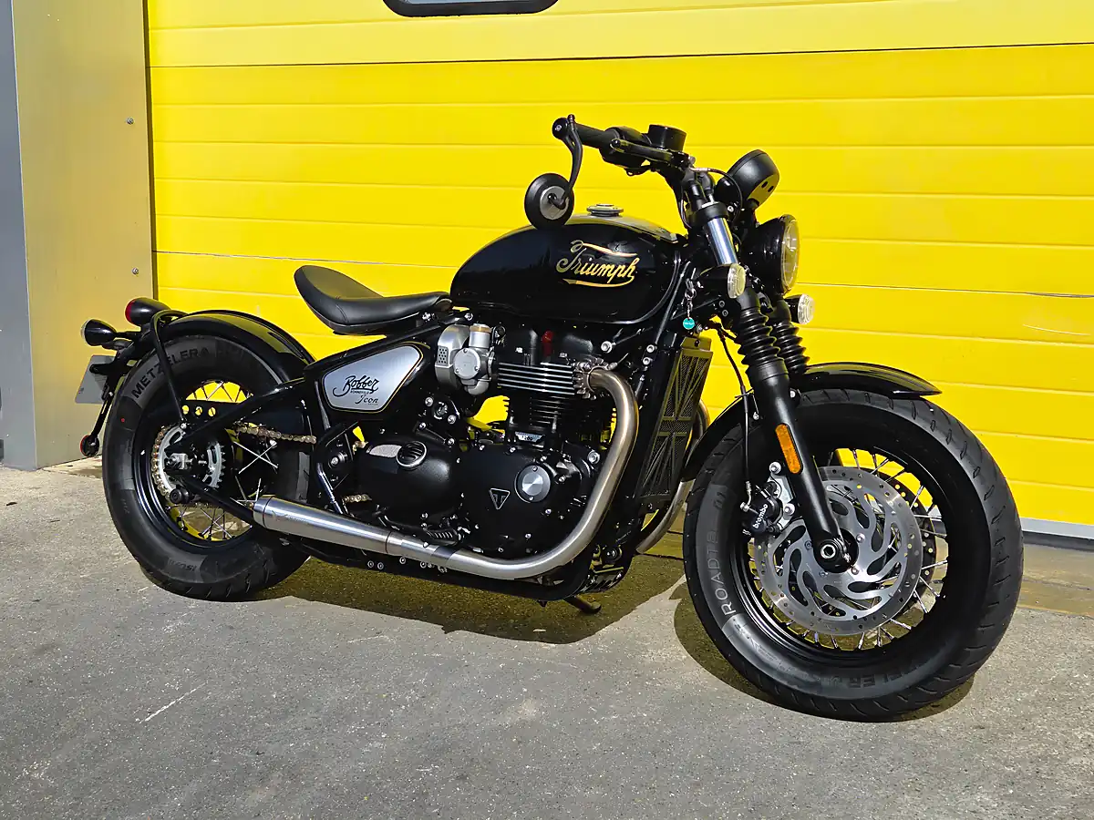 Used 2025 Triumph Bobber Icon Black - Interior and Exterior details 3