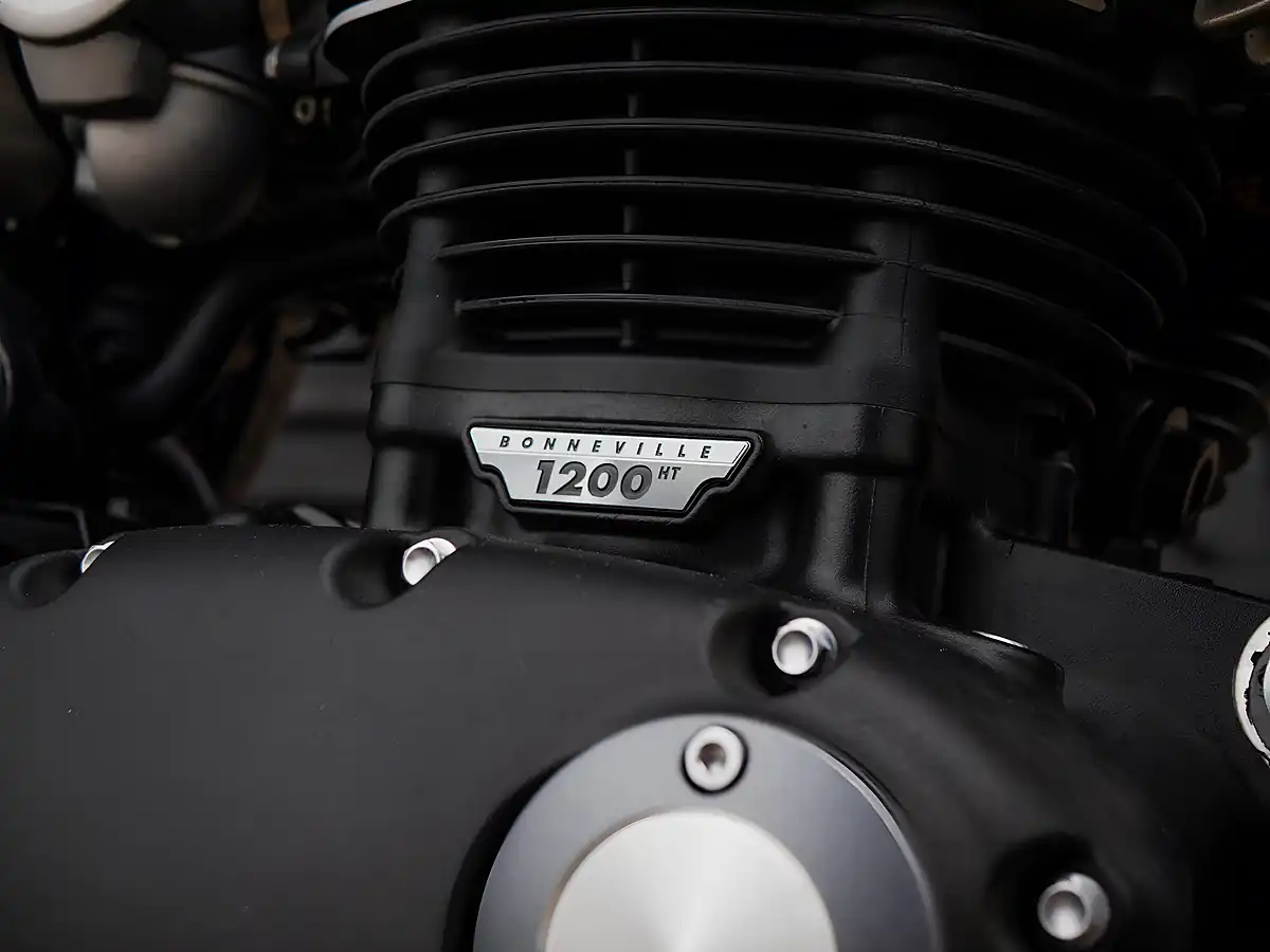 Used 2025 Triumph Bonneville Bobber Jet Black & Ash Grey - Interior and Exterior details 11