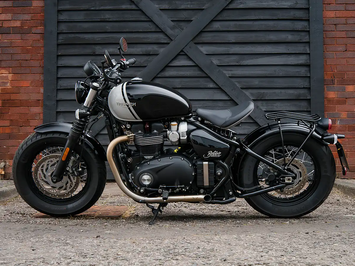 Used 2025 Triumph Bonneville Bobber Jet Black & Ash Grey - Interior and Exterior details 17