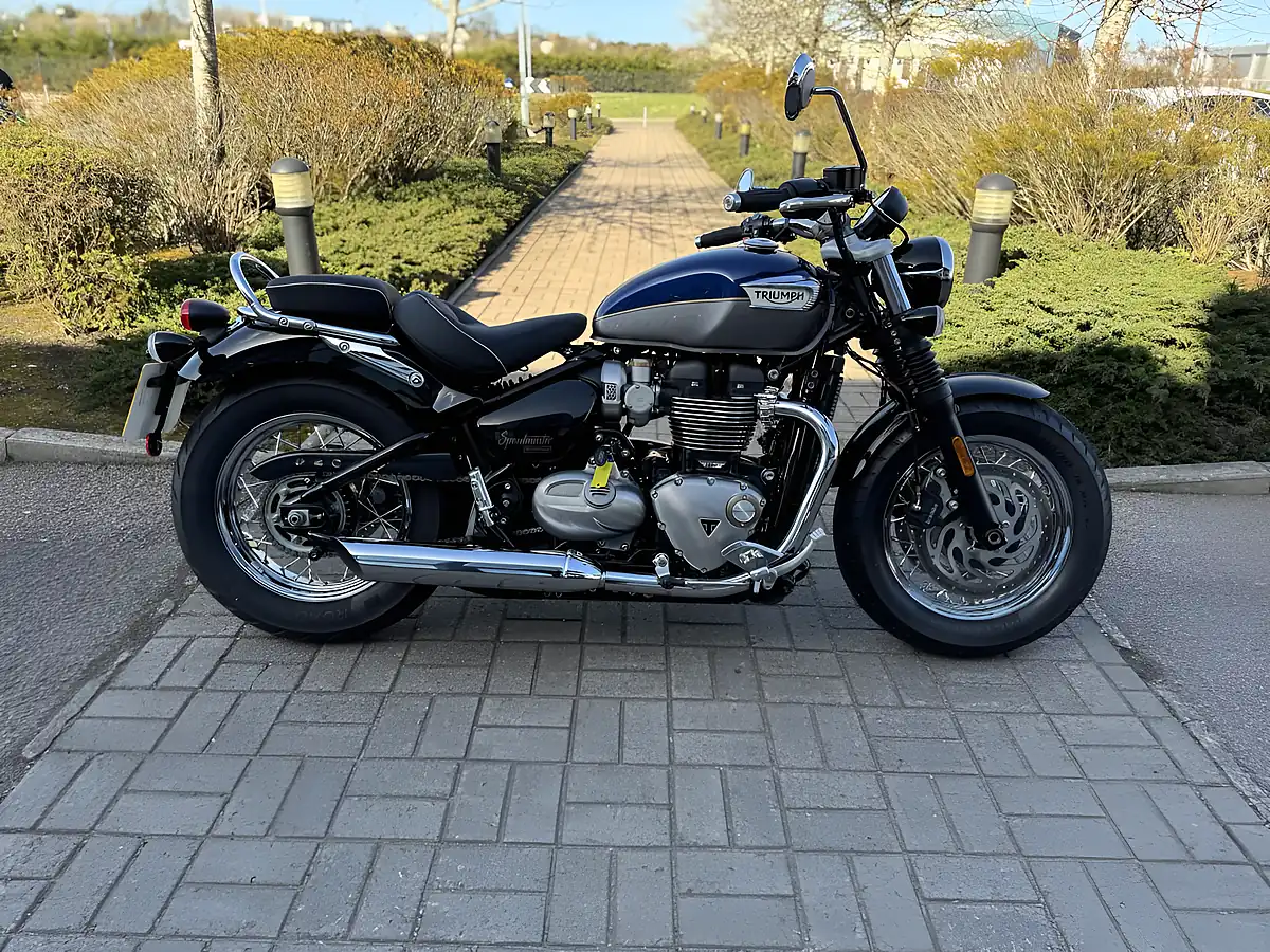 Used 2025 Triumph Bonneville Speedmaster Classic Blue/Silver - Front View