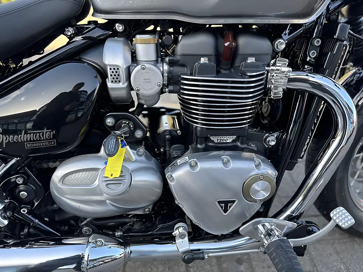 Used 2025 Triumph Bonneville Speedmaster Classic Blue/Silver - Interior and Exterior details 13