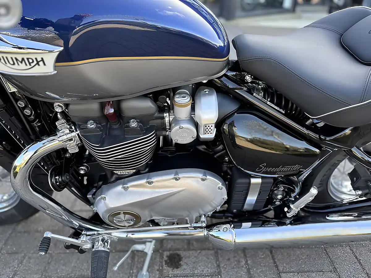 Used 2025 Triumph Bonneville Speedmaster Classic Blue/Silver - Interior and Exterior details 19