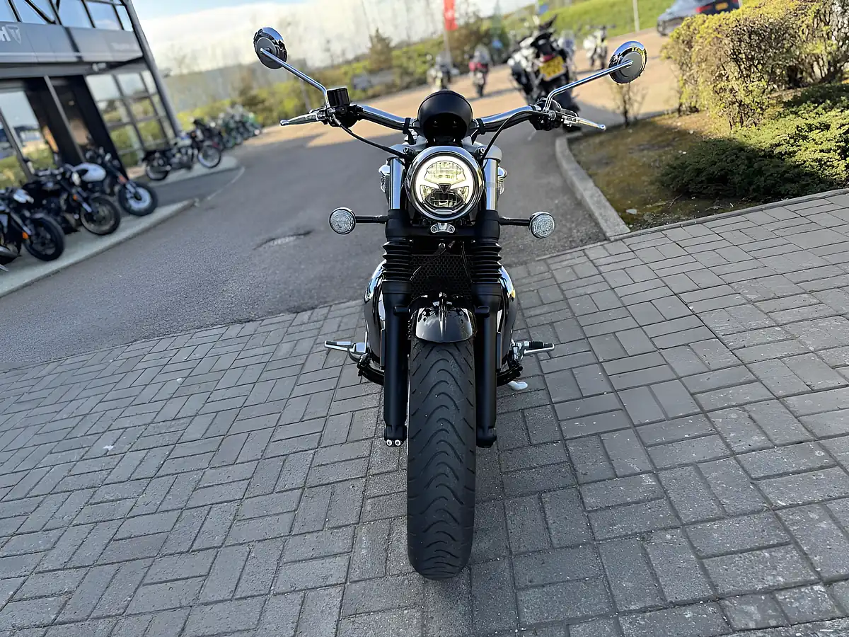 Used 2025 Triumph Bonneville Speedmaster Classic Blue/Silver - Interior and Exterior details 4