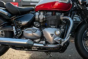 Used 2025 Triumph Bonneville Speedmaster Snowdonia / Cranberry Red - Interior and Exterior details 12
